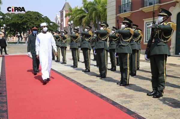 MAHAMAT IDRISS DÉBY RECEBIDO NA CIDADE ALTA